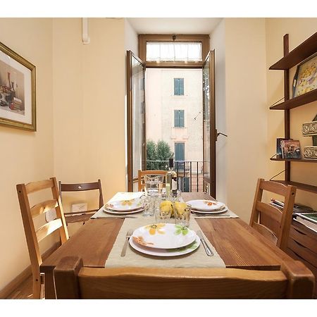 Apartamento Dimora Del Papa Roma Habitación foto